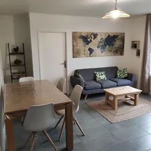 https://les-tamaris-arles.fr-provencehotel.com