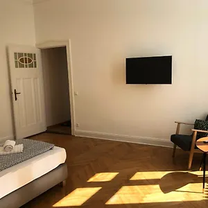 https://bismarcks.find-berlin-hotels.com